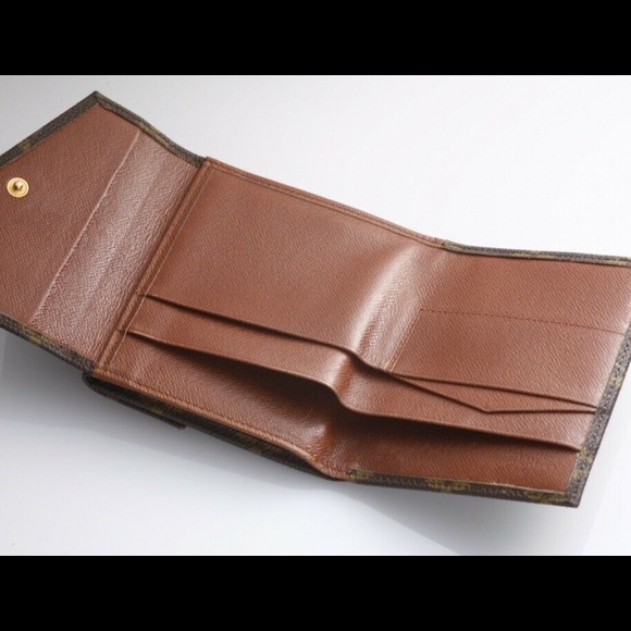 ❤️MAKE AN OFFER Like new Authentic LV Wallet. - Picture 4 of 6